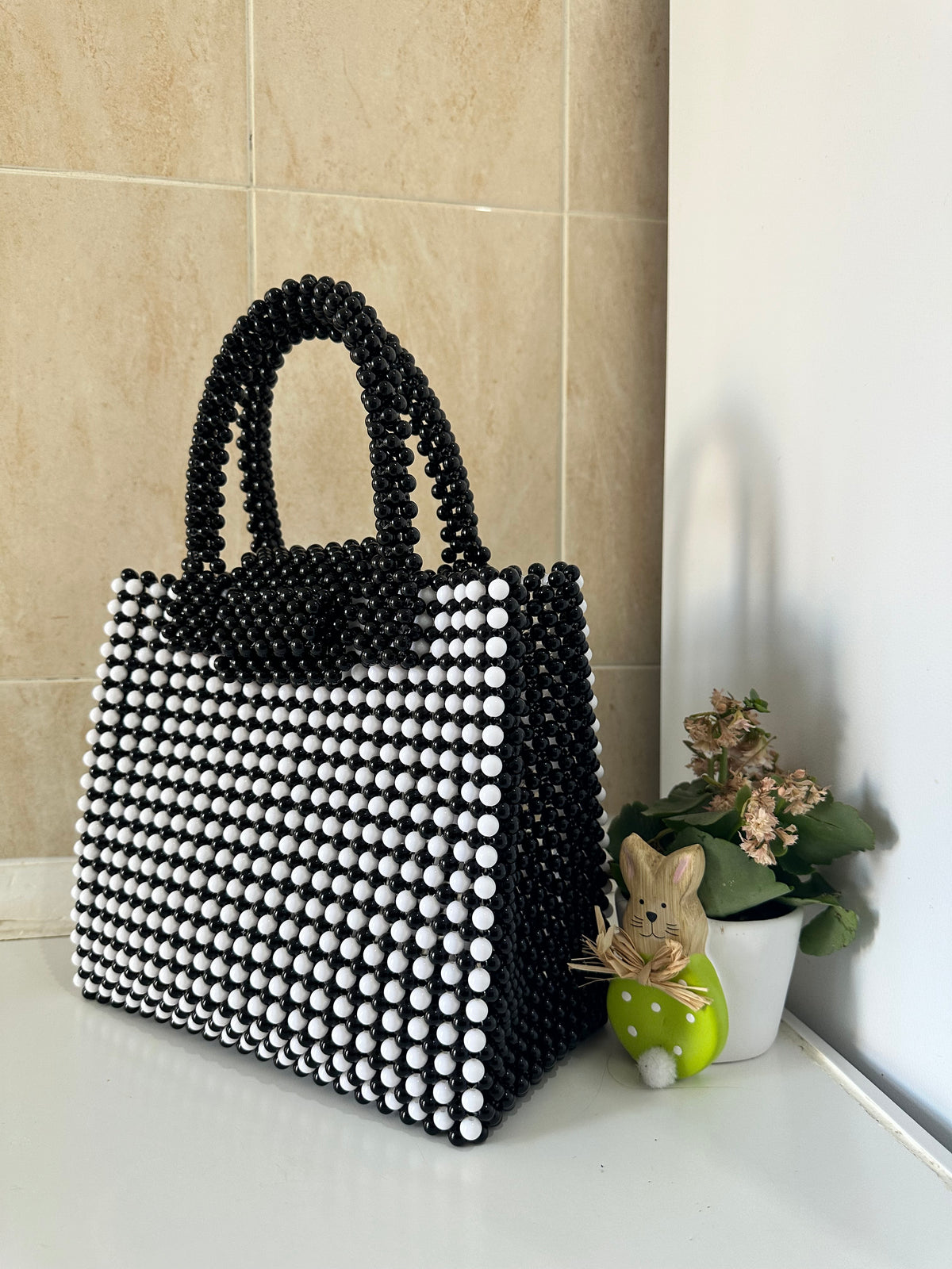 Black and white Checker