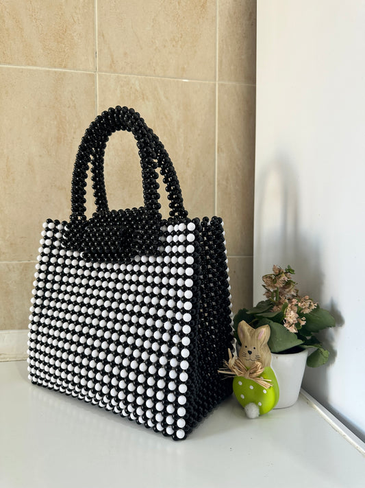 Black and white Checker